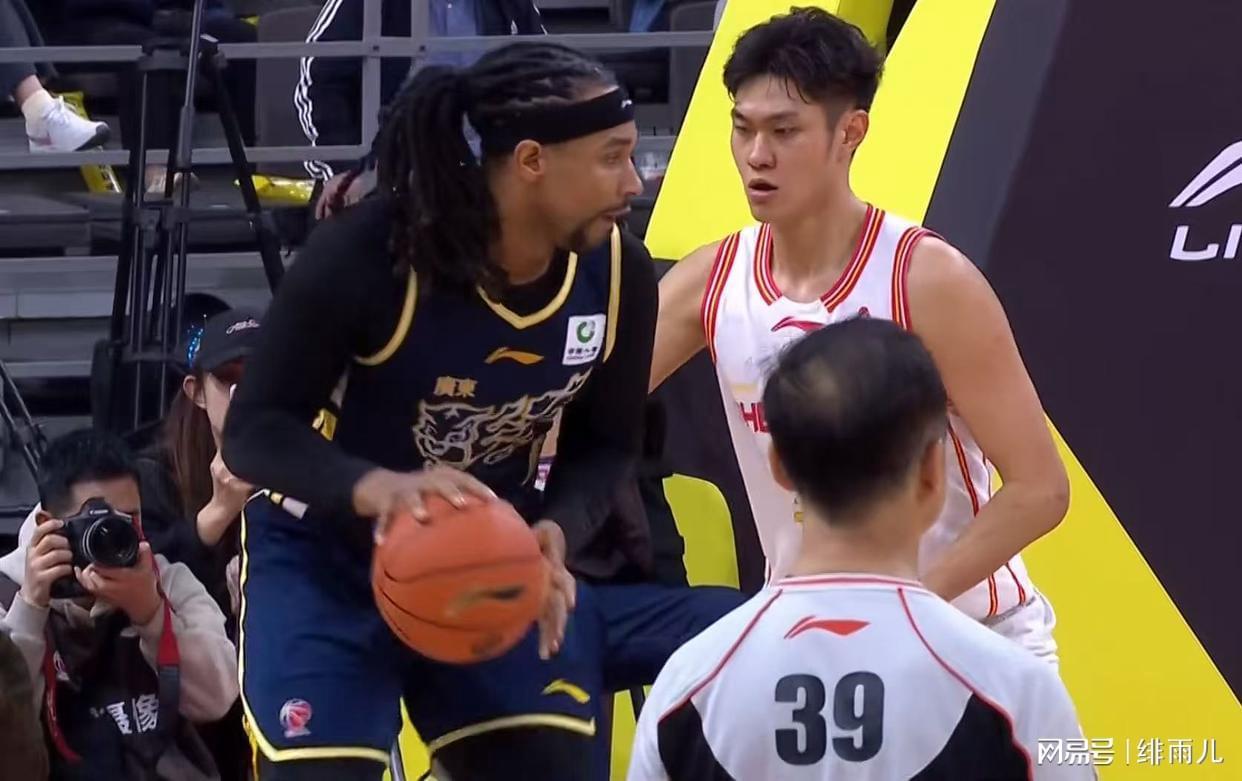 朱芳雨赌对了！广东队狂练“新内线”，杜锋为他拒绝交易王浩然？